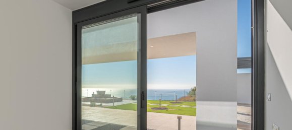 4 bedrooms Villa in Mijas, Spain No. 173024 9