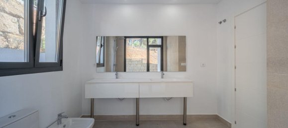 4 bedrooms Villa in Mijas, Spain No. 173024 15