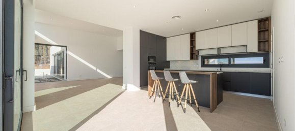 4 bedrooms Villa in Mijas, Spain No. 173024 2