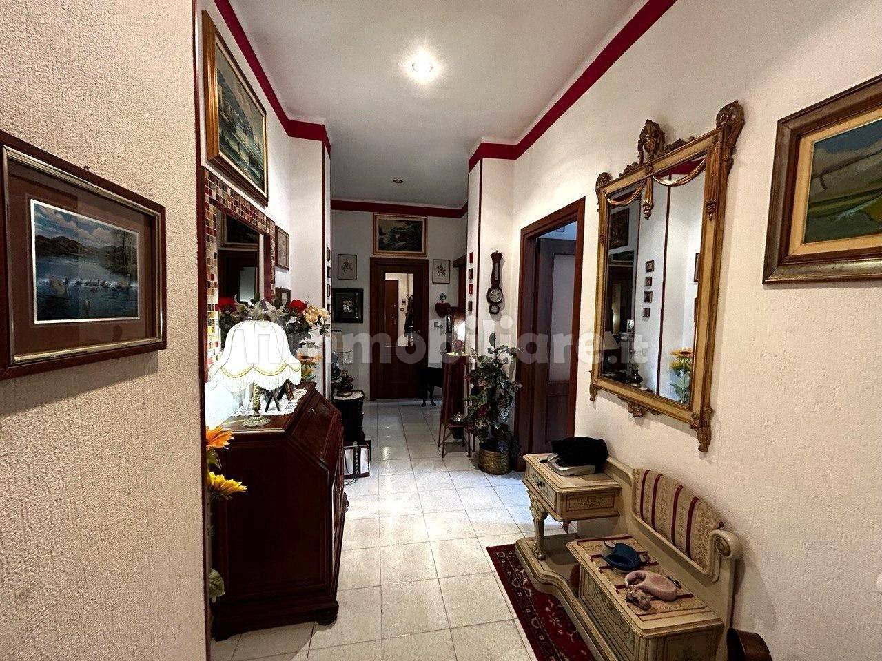 Apartamento de 2 dormitorios en Turin, Italy No. 270174