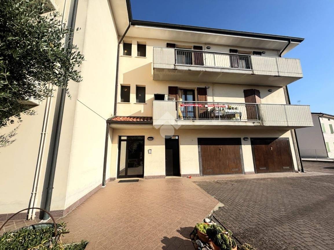 2 غرف نوم شقة في Pegognaga, Italy رقم 310719