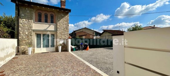 2 bedrooms Villa in Trenzano, Italy No. 135254 12