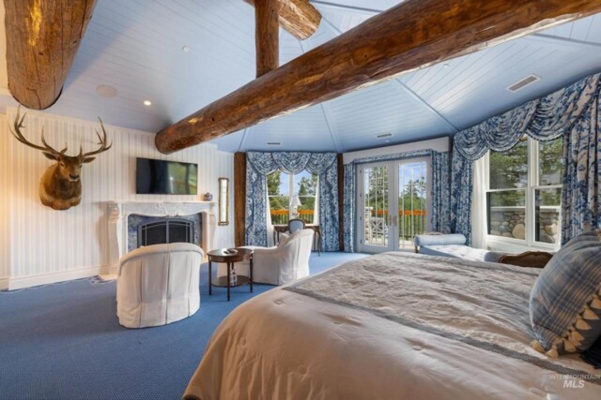 10 bedrooms House in McCall, USA No. 406228