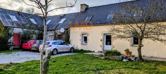 6 rooms House in Saint-Nic, France No. 193953 2