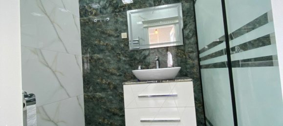 3 bedrooms Apartment in Yasamal, Azerbaijan No. 2100 8