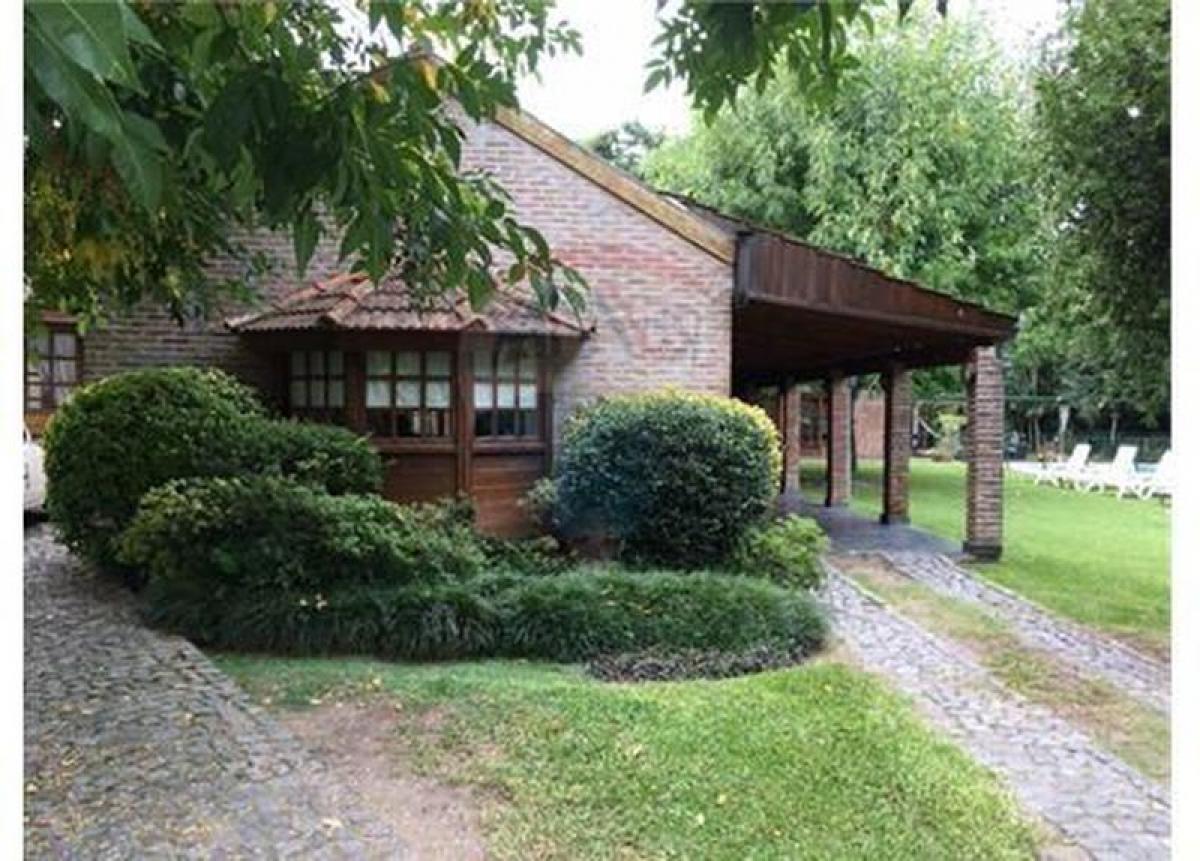 4 bedrooms House in Pilar, Argentina No. 61408