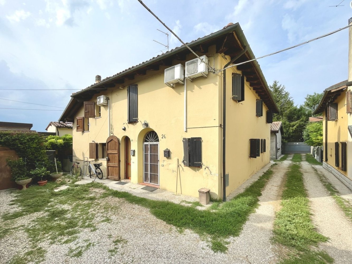 72m² Building in Budrio, Italy No. 370042