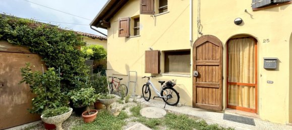 72m² Building in Budrio, Italy No. 370042 2