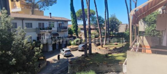 2 bedrooms Apartment in Rome, Italy No. 300914 4