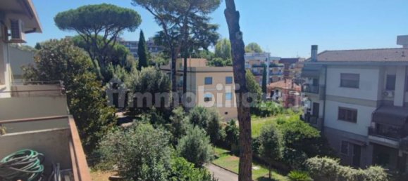 2 bedrooms Apartment in Rome, Italy No. 300914 2