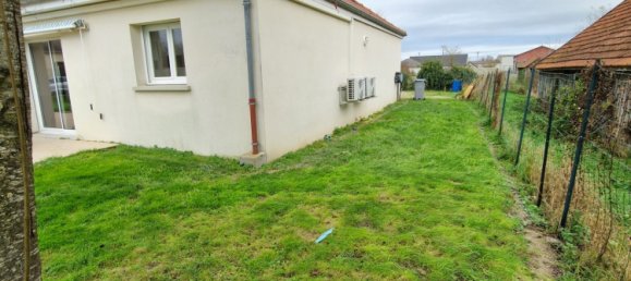 Casa de 4 dormitorios en Fontaine-les-Gres, France No. 56935 49