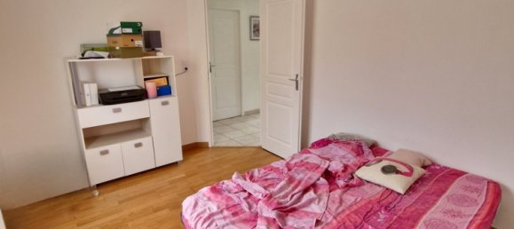 Casa de 4 dormitorios en Fontaine-les-Gres, France No. 56935 21