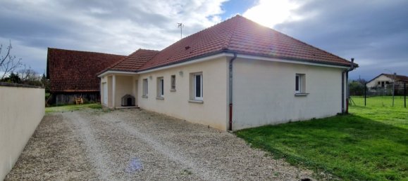 Casa de 4 dormitorios en Fontaine-les-Gres, France No. 56935 53