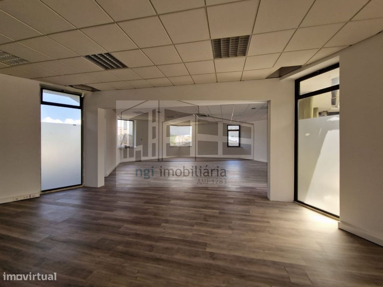 Gewerbliche Immobilie in Oeiras, Portugal 600m², Nr. 332679