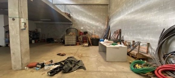 480m² Commercial property in Cadorago, Italy No. 8914 6