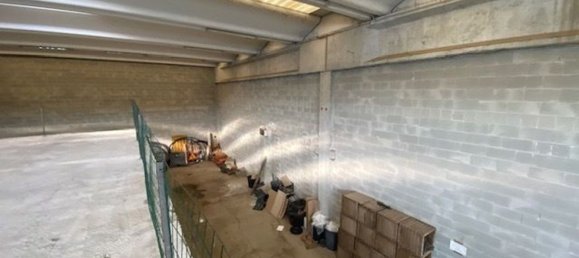 480m² Commercial property in Cadorago, Italy No. 8914 15