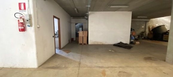480m² Commercial property in Cadorago, Italy No. 8914 8