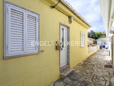 2 bedrooms House in Lisbon, Portugal No. 132135