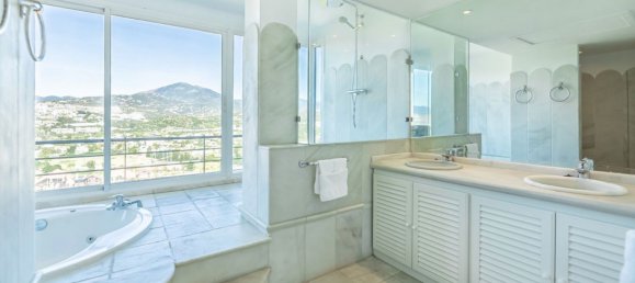 5 bedrooms Penthouse in Marbella, Spain No. 34173 19