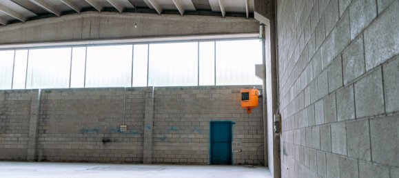 Almacén en Locate Varesino, Italy 670 m² No. 84450 6