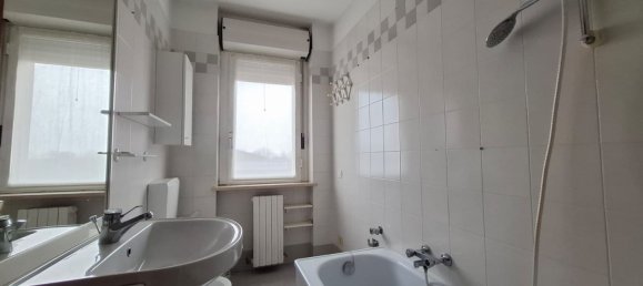 Apartamento de 4 divisões em Casale Monferrato, Italy N.º 56137 8