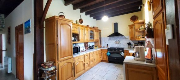 3 Schlafzimmer Villa in Ciry-le-Noble, France, Nr. 202216 2