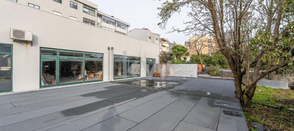 501m² Commercial property in Senhora da Hora, Portugal No. 131210 14