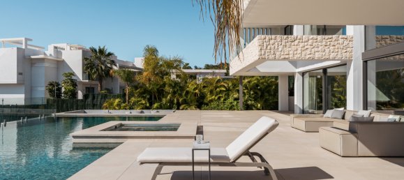 4 bedrooms Villa in Malaga, Spain No. 33635 19