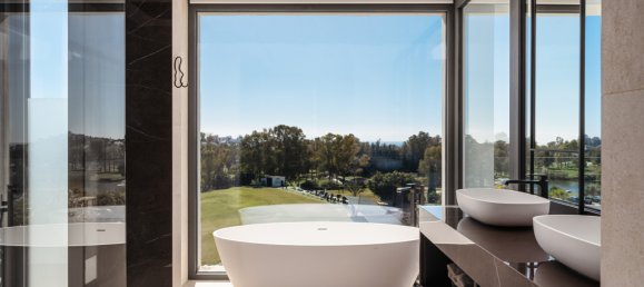 4 bedrooms Villa in Malaga, Spain No. 33635 24