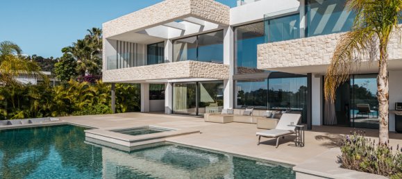 4 bedrooms Villa in Malaga, Spain No. 33635 14