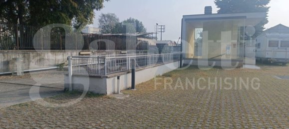 مرآب في Milan, Italy 15متر مربع رقم 282227 12