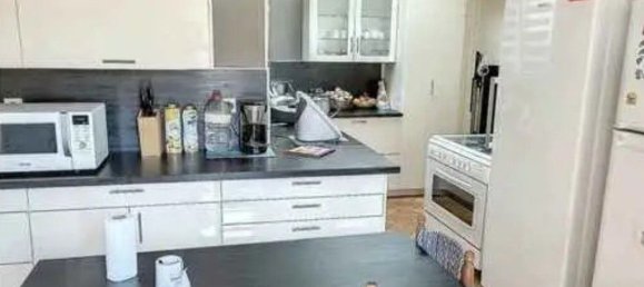 2 bedrooms House in Epernay, France No. 88990 4