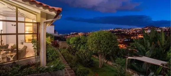 8 bedrooms House in Funchal, Portugal No. 105533 3