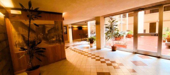 Квартира с 5 комнатами в Прато, Италия № 172470 8