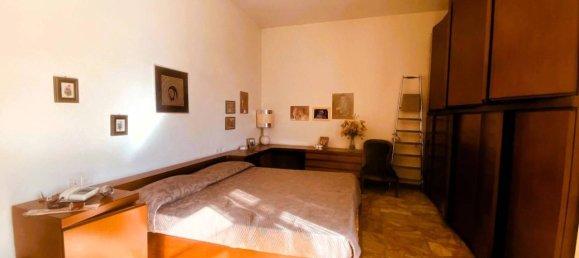 Квартира с 5 комнатами в Прато, Италия № 172470 7