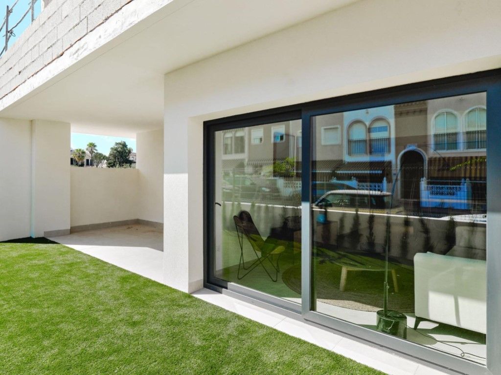 3 bedrooms House in Torrevieja, Spain No. 89797