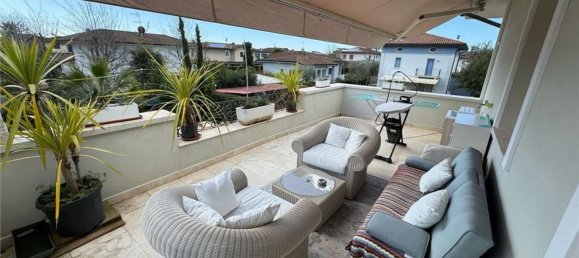 2 bedrooms Villa in Forte dei Marmi, Italy No. 346456 5