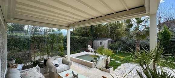 2 bedrooms Villa in Forte dei Marmi, Italy No. 346456 3