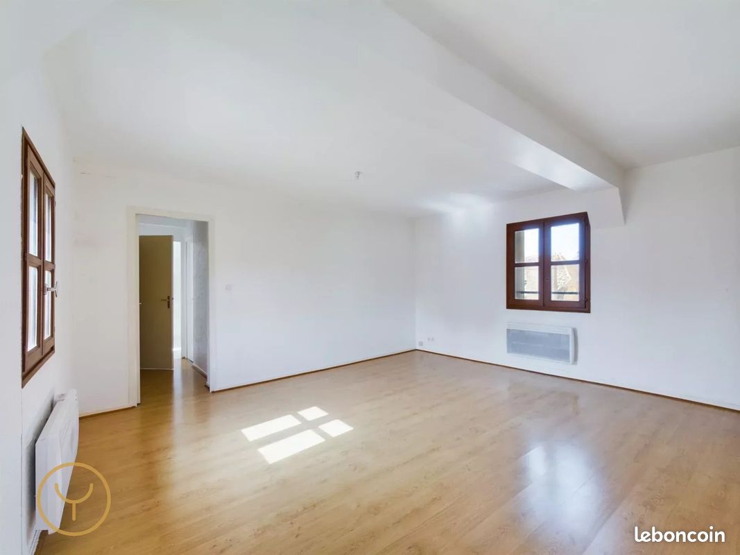 Apartamento de 2 dormitorios en Troyes, France No. 255414