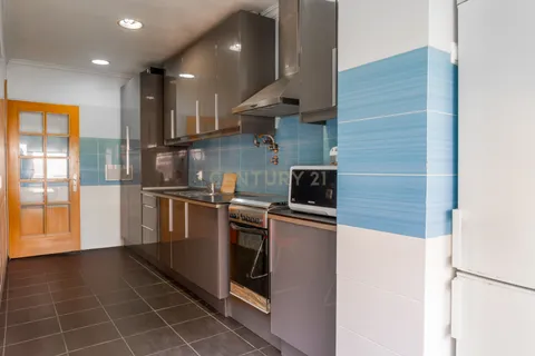 2 bedrooms Apartment in Oeiras, Portugal No. 249234