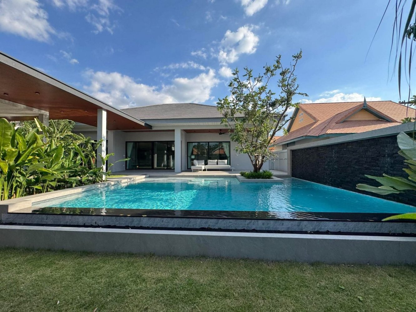3 bedrooms House for sale in Pattaya, Chonburi, Eastern Thailand, Thailand № 76034