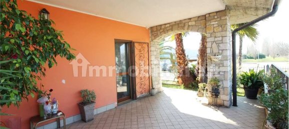 2 bedrooms Villa in Pontirolo Nuovo, Italy No. 52419 11