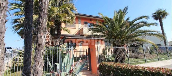 2 bedrooms Villa in Pontirolo Nuovo, Italy No. 52419 3