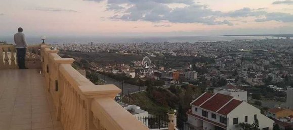 4 bedrooms Commercial property in Limassol, Cyprus No. 19038 9