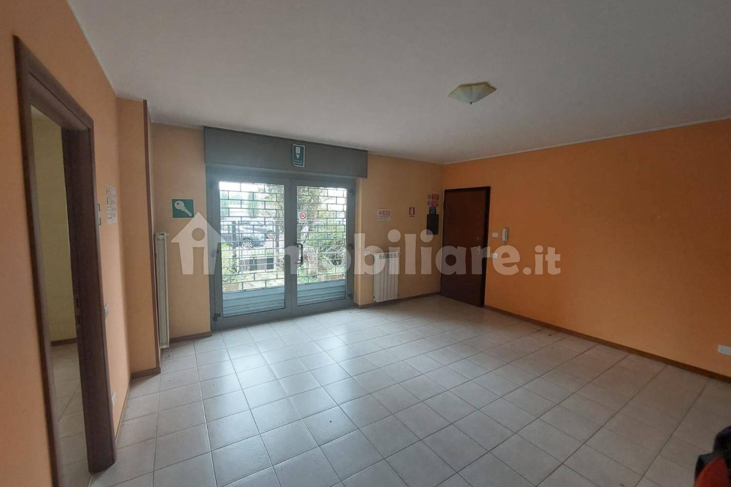 Коммерческая недвижимость 142м² в Аббиатеграссо, Италия № 310893