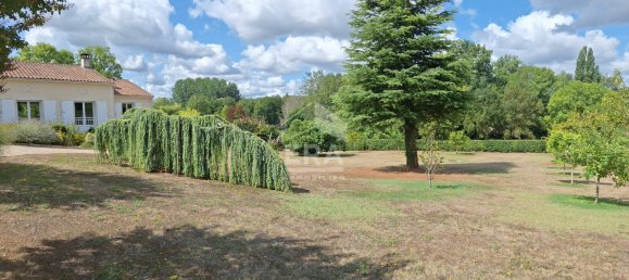 4 bedrooms House in Charente, France No. 277496 3