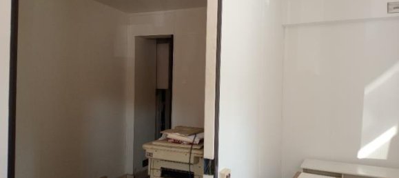 2 rooms Office in Modena, Italy No. 253546 2