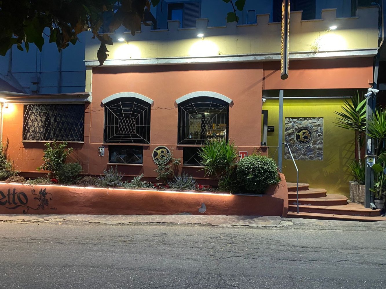 Gewerbliche Immobilie in Rome, Italy 250m², Nr. 256384