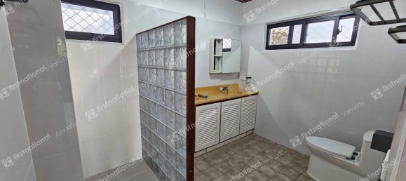 8 bedrooms House in Port-Vila, Vanuatu No. 20 8