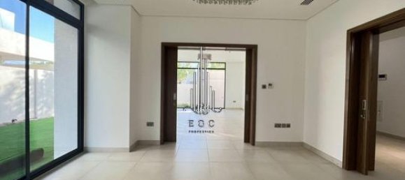 5 bedrooms Villa in Yas Island, UAE No. 41820 8